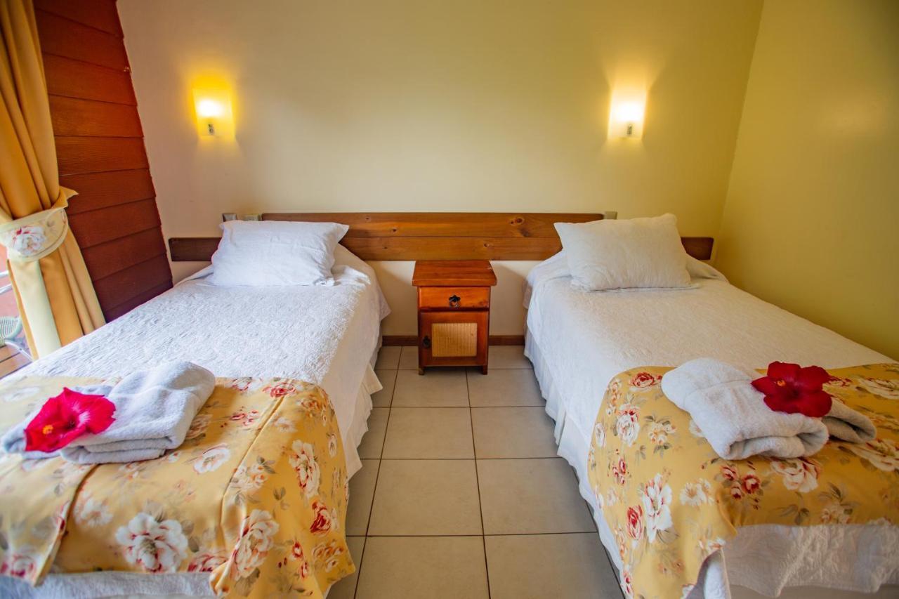Hostal Uruhao Hanga Roa Buitenkant foto