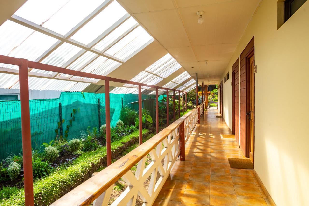 Hostal Uruhao Hanga Roa Buitenkant foto