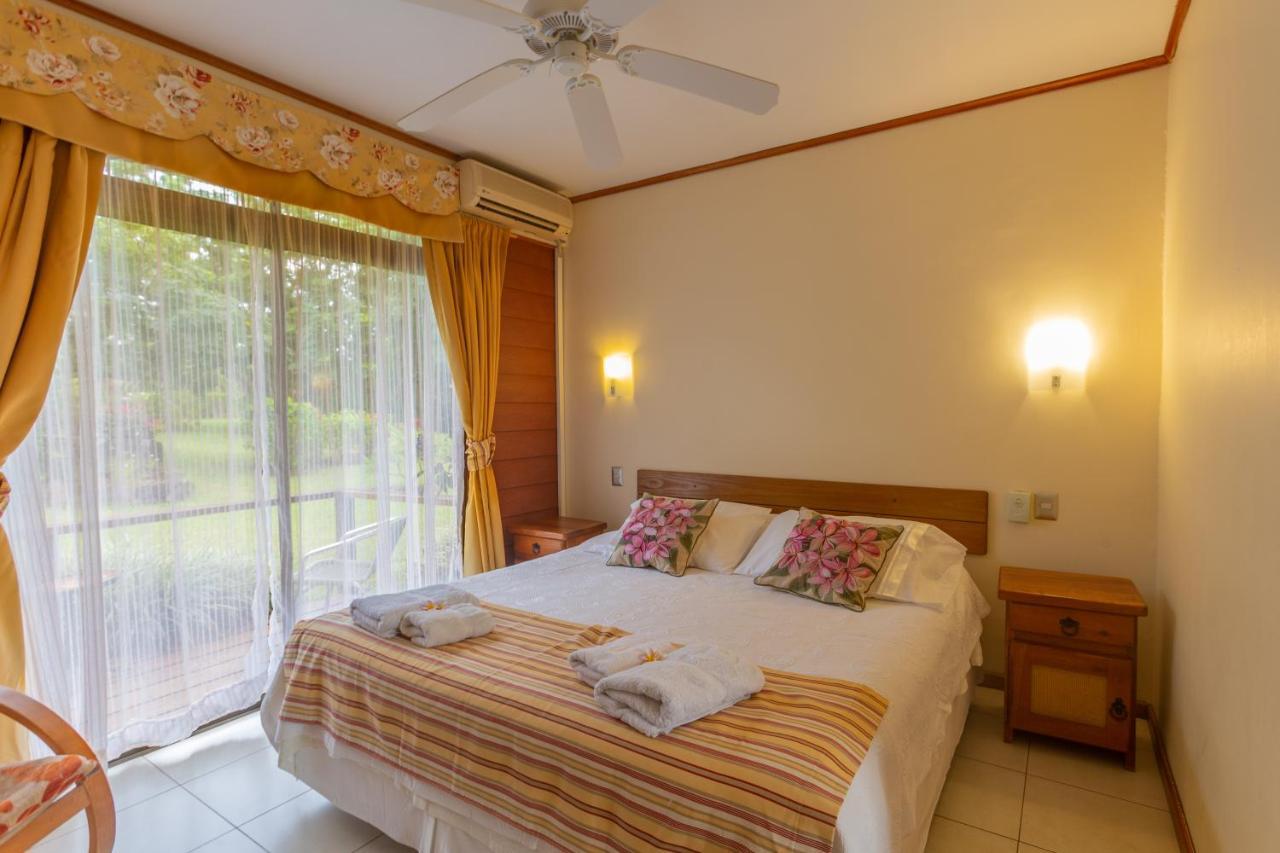 Hostal Uruhao Hanga Roa Buitenkant foto
