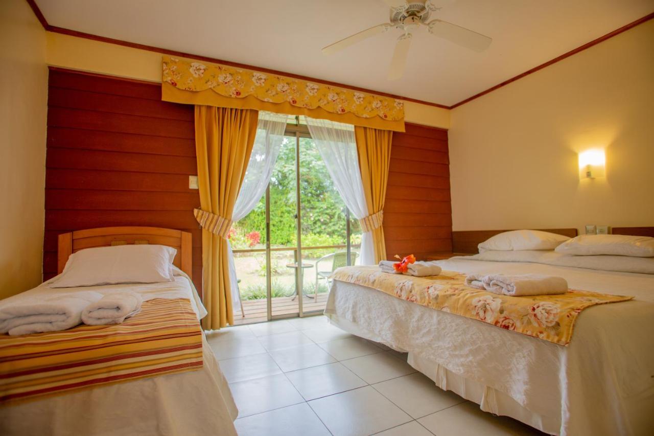 Hostal Uruhao Hanga Roa Buitenkant foto
