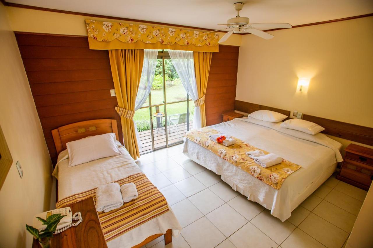 Hostal Uruhao Hanga Roa Buitenkant foto