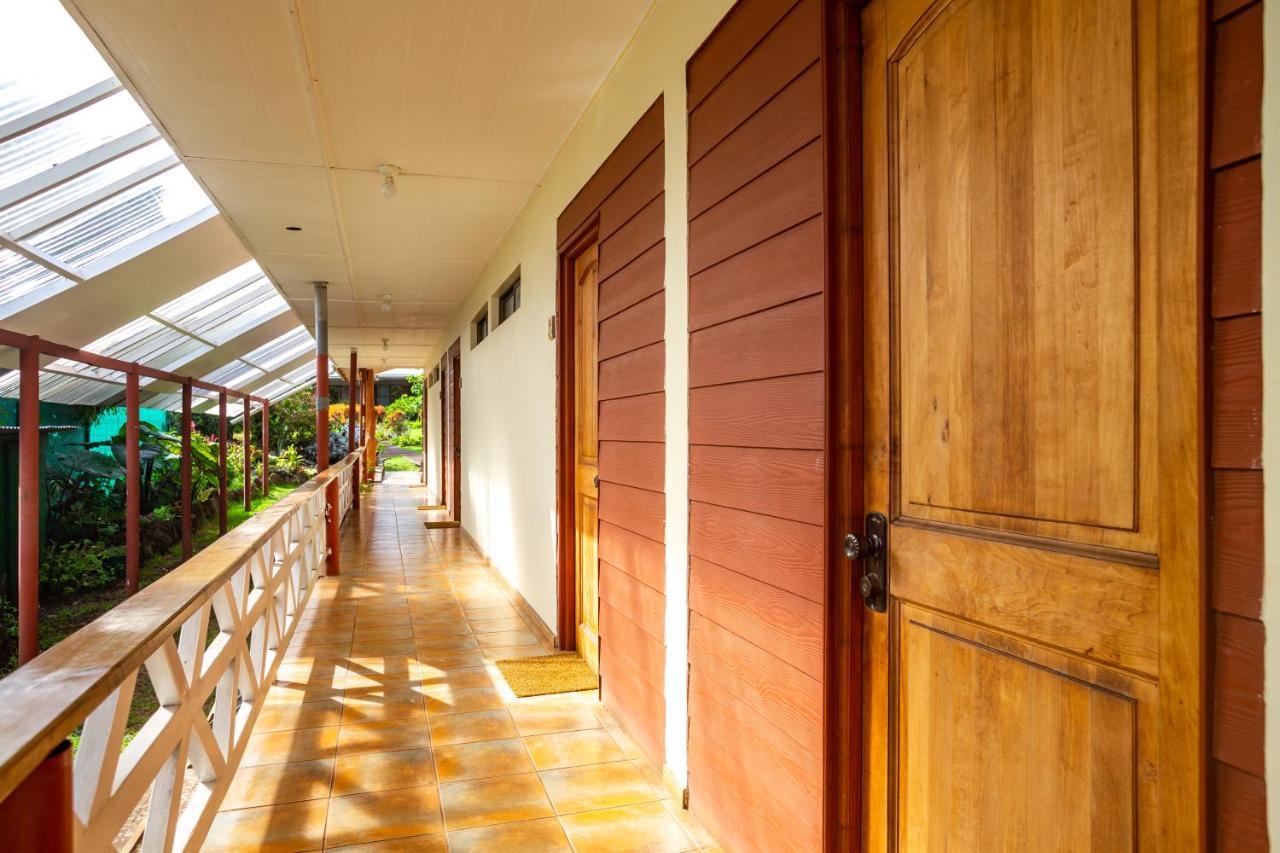 Hostal Uruhao Hanga Roa Buitenkant foto