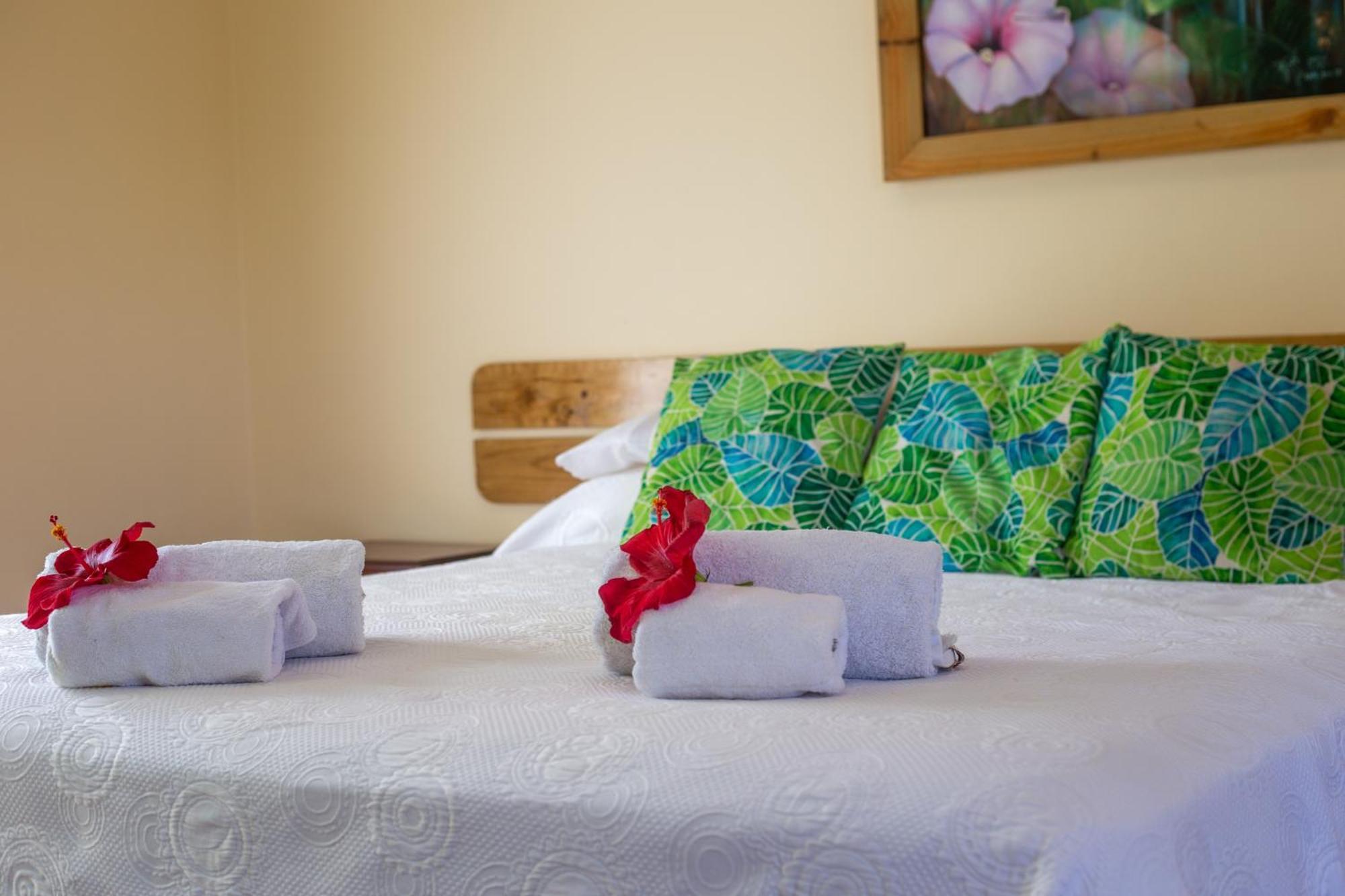 Hostal Uruhao Hanga Roa Buitenkant foto