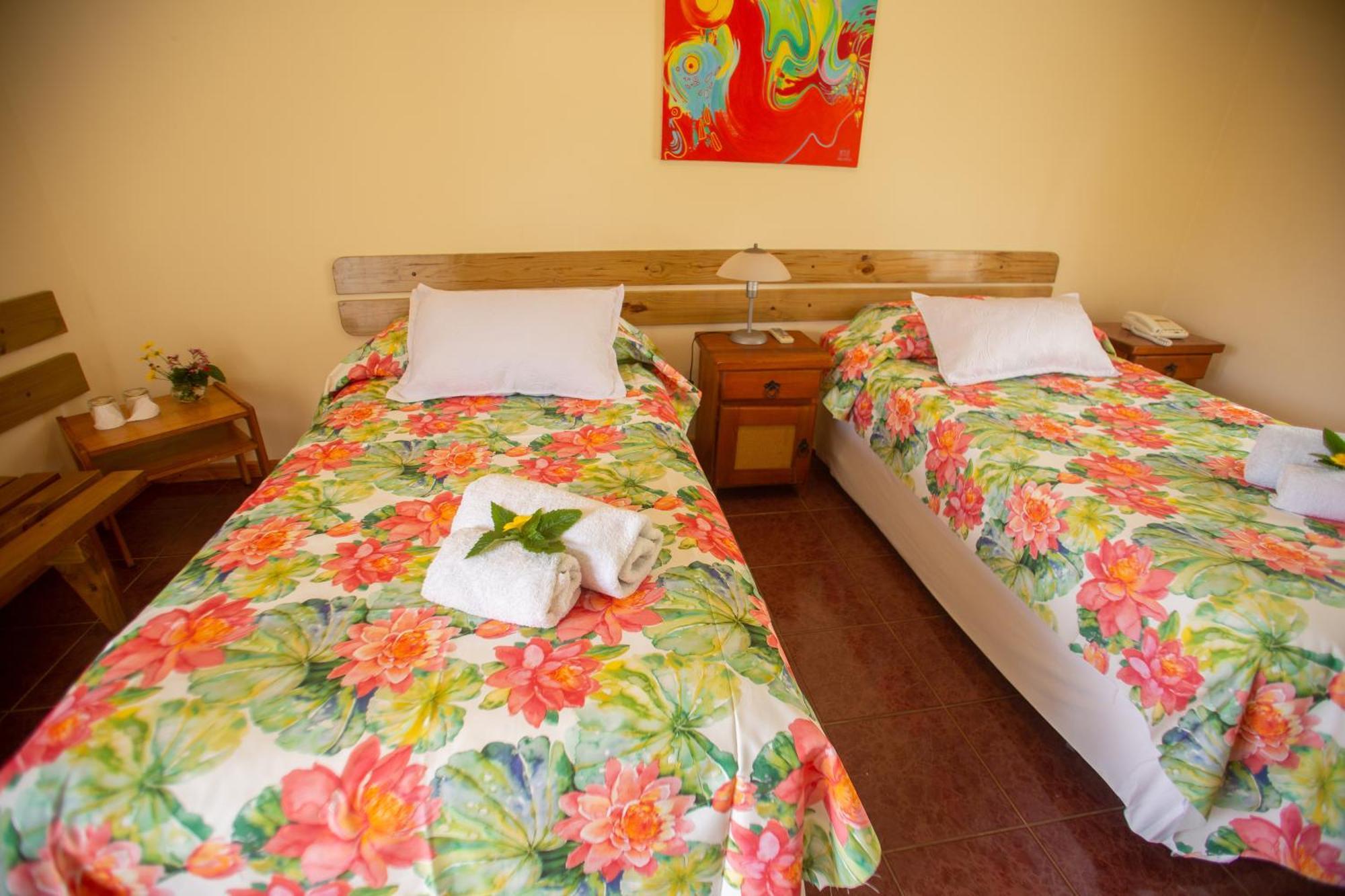Hostal Uruhao Hanga Roa Buitenkant foto